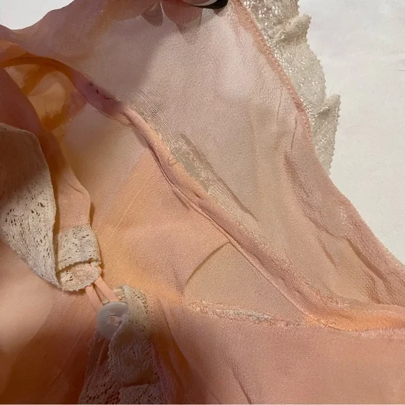 Vintage Peach Lace Trim Blouse - Picture 3 of 3